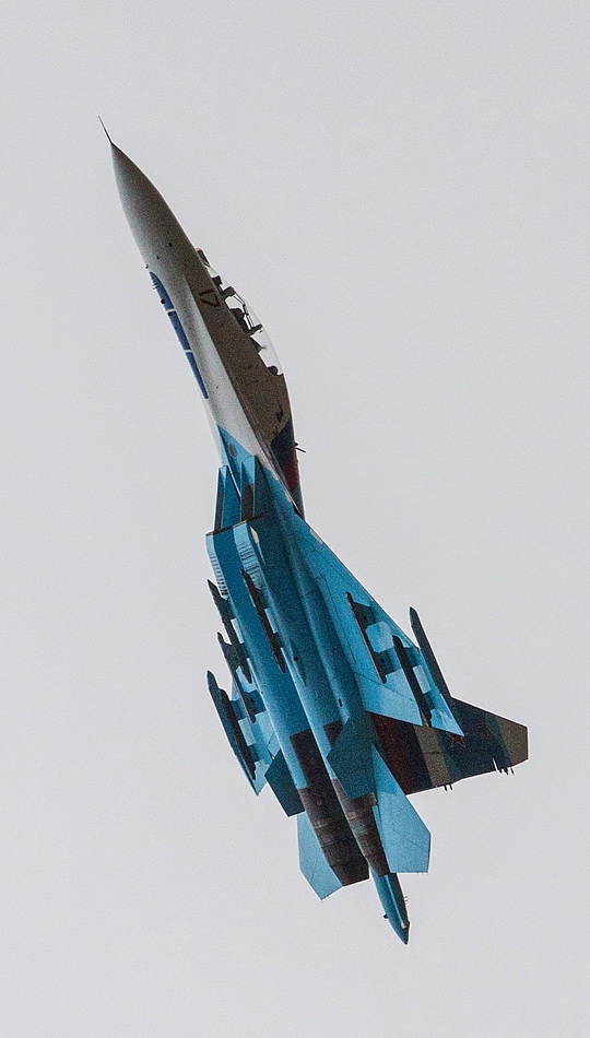 RUSSIA ARMS V NEBE...