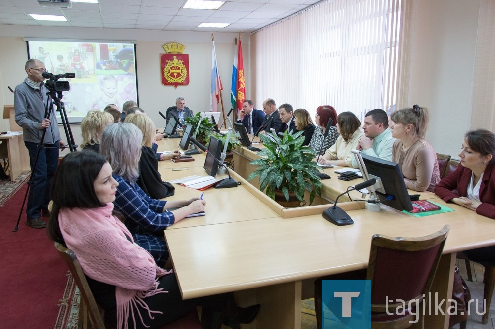 - Бизнес развивается, значит двигаемся в правильном направлении, - отметил Сергей Носов. – Гранты нужны, они востребованы, даже необходимы. На мой взгляд, самым популярными направлениями на этот раз стали досуг и дополнительное образование. Хорошо, если поддержка малого бизнеса субсидиями и грантами будет проводиться по разным отраслям, что бы была возможность развиваться промышленным и производственным площадкам, инновационным и технологичным предприятиям.

Ольга Полякова
Фото Сергея Казанцева