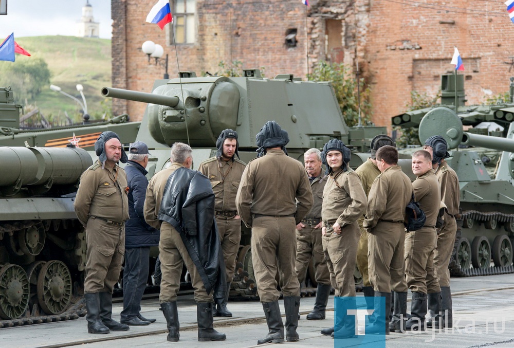 Все готово к началу прохождения военной техники по главной улице города