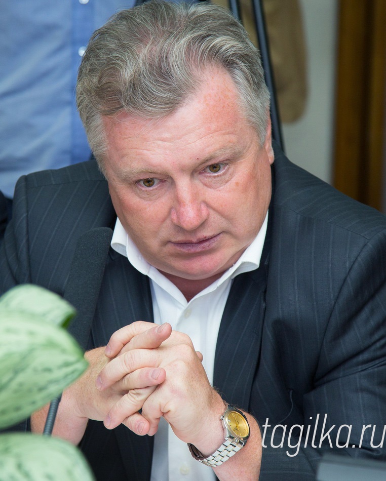 Совершенно неожиданный резонанс по докладу о санитарно-эпидемической обстановке, который мы готовим ежегодно в течение уже 15 лет по девяти муниципальным образованиям. Официальные цифры вырваны из контекста. Журналисты могли хотя бы обратиться к нам в ведомство за комментариями, - сказал собравшимся Юрий Бармин, главный государственный санитарный врач по Нижнему Тагилу, Пригородному, Верхнесалдинскому, Невьянскому районам, Нижней Салде и Кировграду
