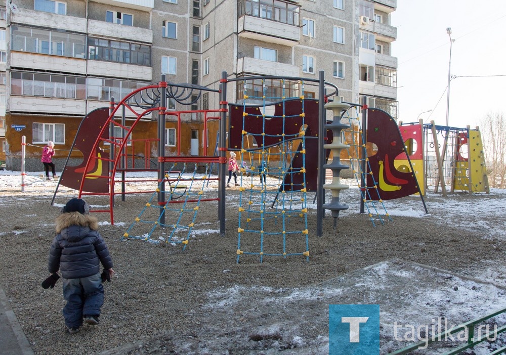 Сегодня торжественно открылся обновленный двор домов на улице Нижней Черепанова №13, 15, 9,11,17,19, 21