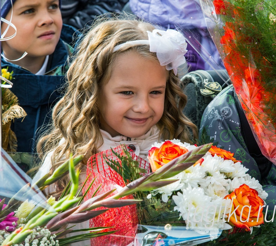 1 сентября 2015 года в школе N32

Тася будет учитья в первом классе- 1"а" и только на 5.