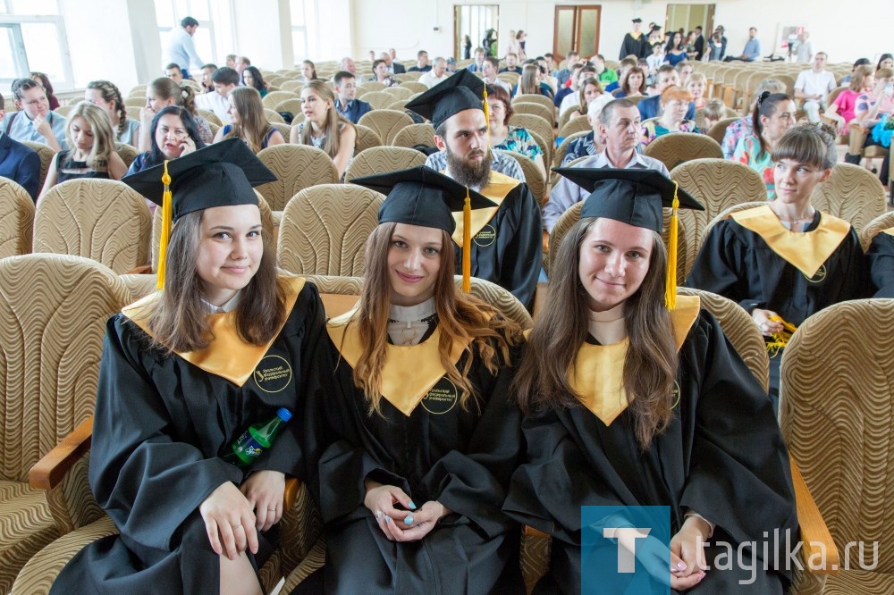 Торжественное вручение дипломов выпускникам Нижнетагильского технологического института (филиала УрФУ)