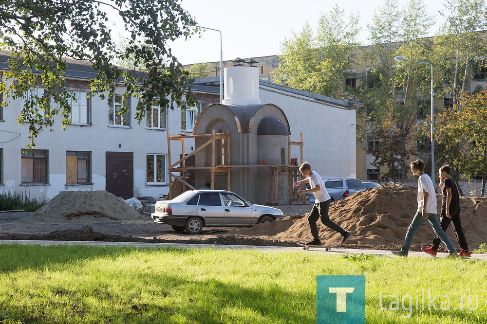 До открытия обновленного сквера на Вые остался один месяц