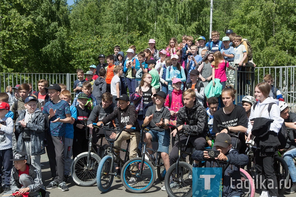 В парке Победы официально открылся скейт-парк