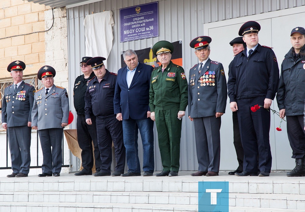 Сегодня открылась мемориальная доска в память о милиционере-герое Андрее Аргаузове