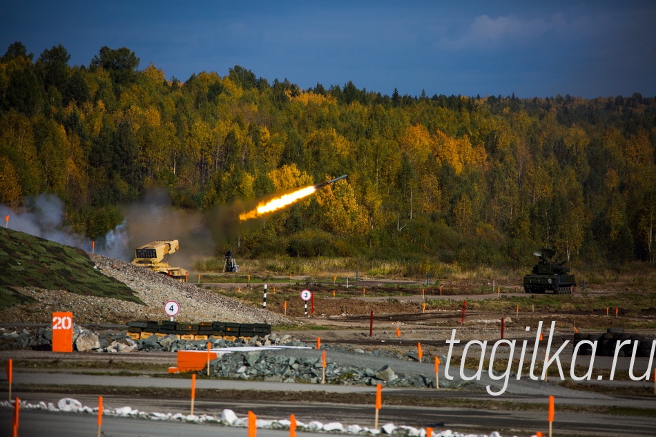 RUSSIA  ARMS  NA  ZEMLE