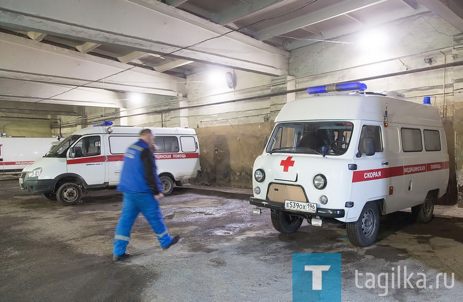 В нижнетагильской «скорой» появился УАЗик

Новая карета скорой помощи - обновленная версия классической легендарной модели автомобиля УАЗ, более известной в народе как «Буханка», уже вышла в рейс.
