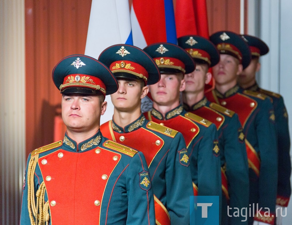 Замминистра обороны принял тагильчан в "Юнармию"