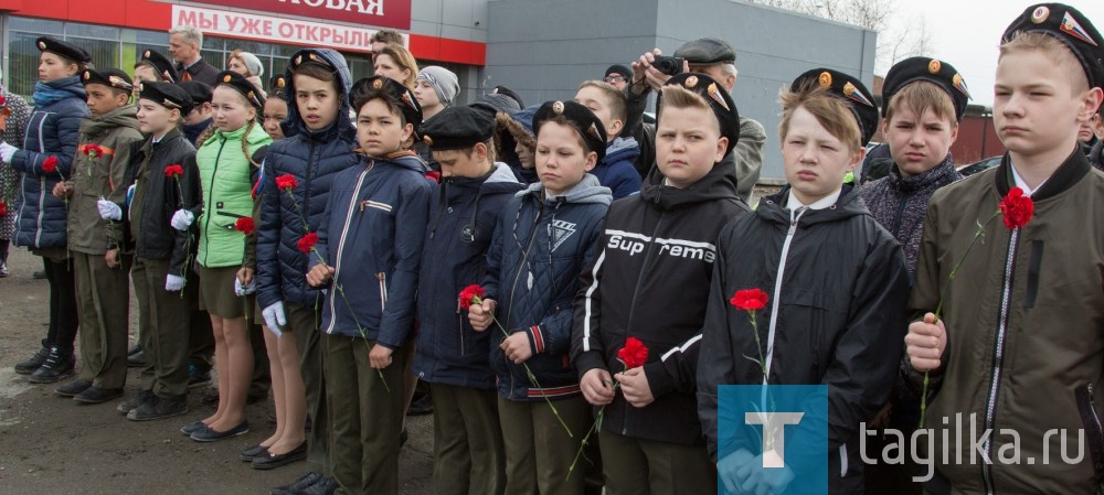 В день Великой Победы мы склоняем головы перед светлой памятью