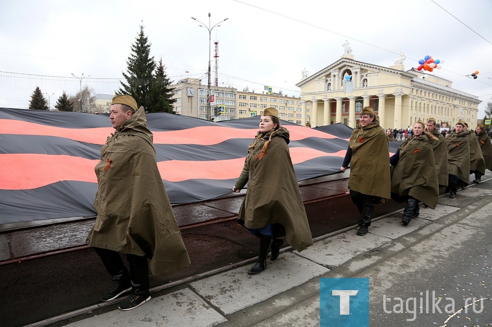 Праздничное шествие тагильчан в честь 72-летия Великой Победы.