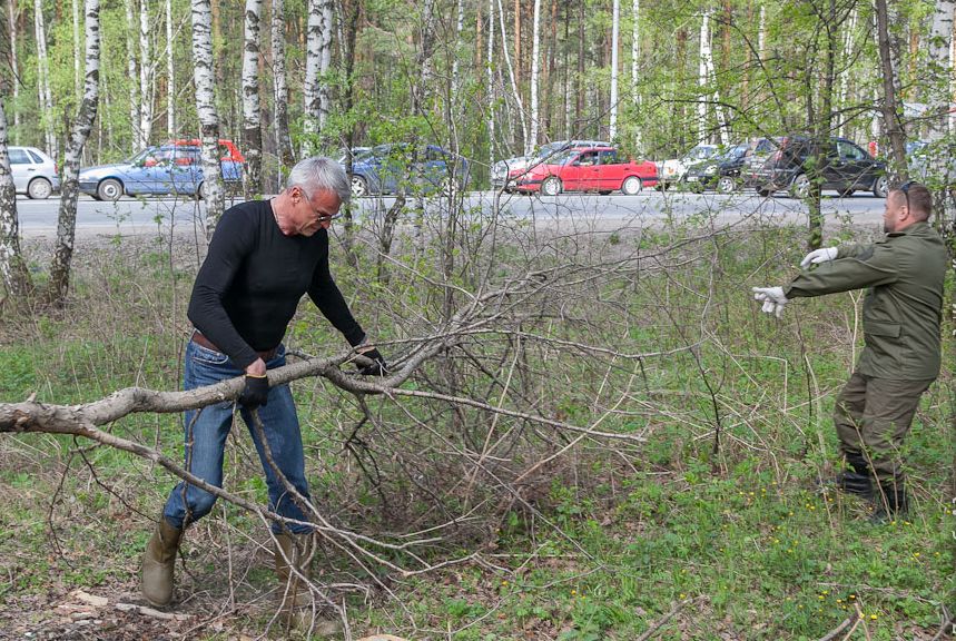 Ерофеев старатель читать. Субботник Нижний Тагил 2021. Субботник ветки деревьев в реке. Сабинский район поселок лесхоз субботники. Боженов субботник Астрахань.