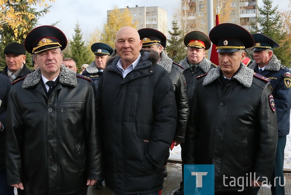Открытие обелиска "Солдатам правопорядка".