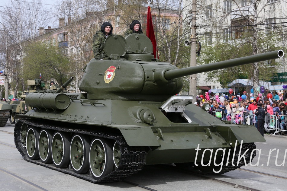 Великой Победе-70 лет. Военный  парад и демонстрация. Н-Тагил.