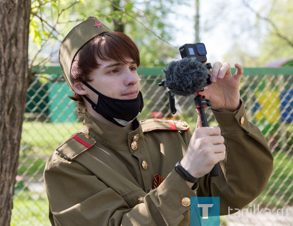 Глава Нижнего Тагила поздравил знаменосцев Парада Победы