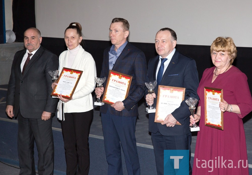 Лучшие атлеты, тренеры и спортивные коллективы награждены за победу в городских конкурсах
