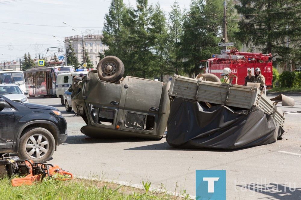 В центре Нижнего Тагила произошло ДТП с участием автобуса