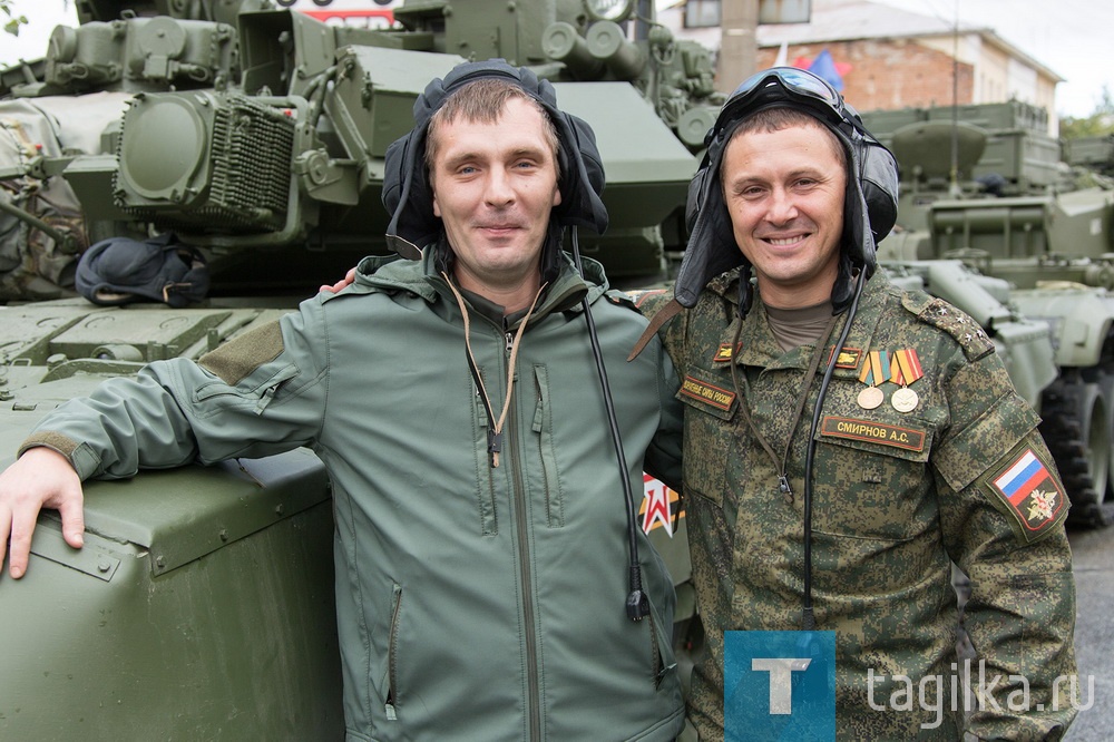 Все готово к началу прохождения военной техники по главной улице города