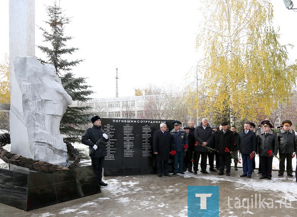 Открытие обелиска "Солдатам правопорядка".