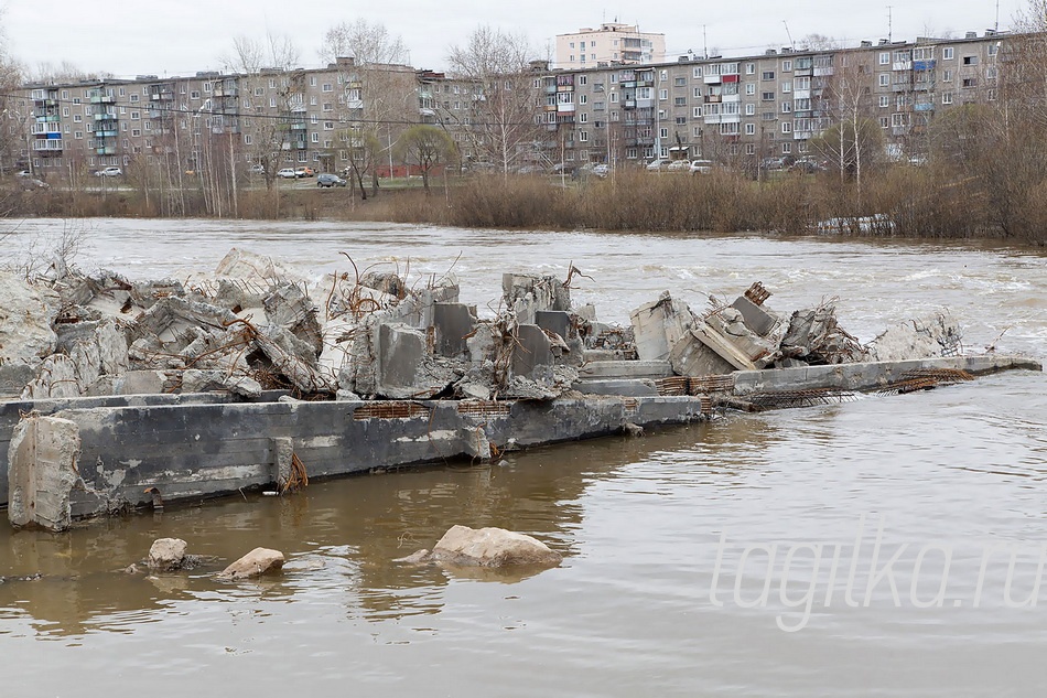 Половодье. Мост по Фрунзе.