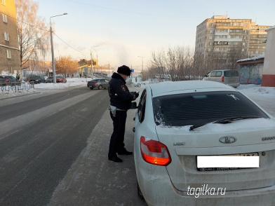 Автоинспекторы Свердловской области  используют мобильное приложение для выявления нарушителей