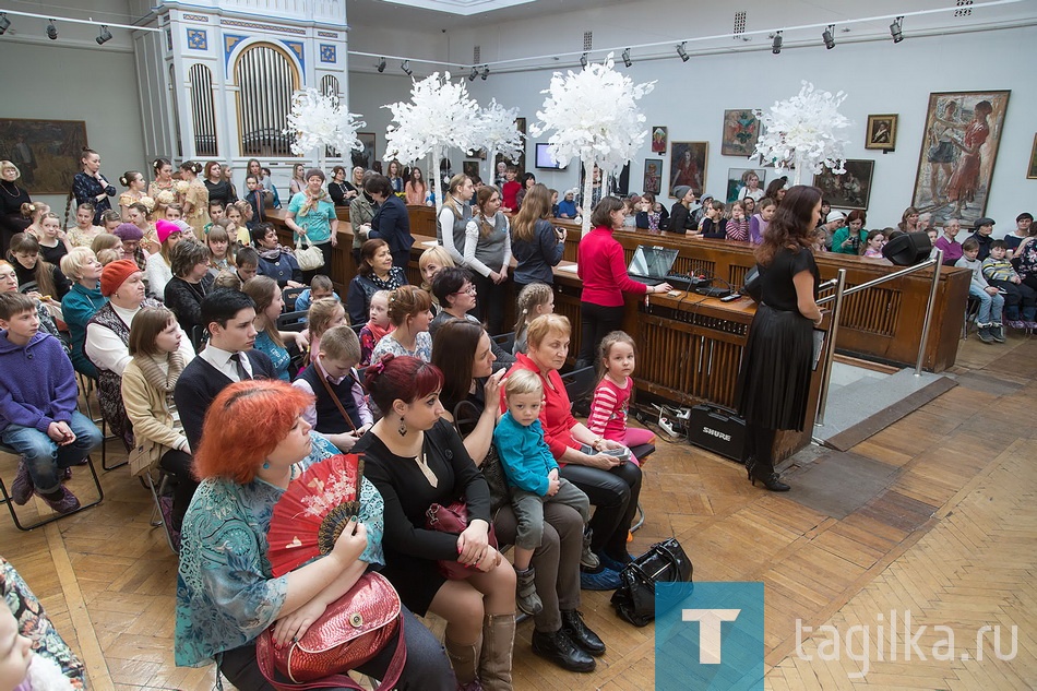 Выставка «ЦВЕТ-СВЕТ-ТВОРЧЕСТВО». Открытие.

В Нижнетагильском музее изобразительных искусств открылись две очередные выставки юбилейного фестиваля «Цвет – Свет – Творчество».
