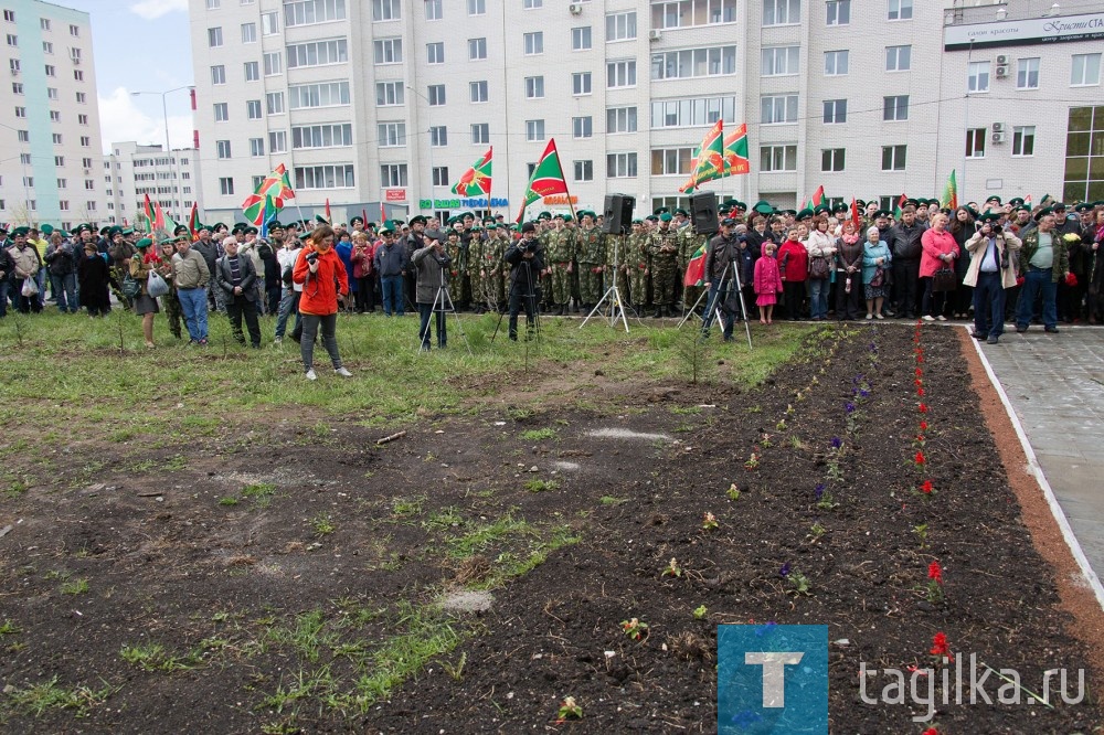 В парке Победы открыли монумент пограничникам