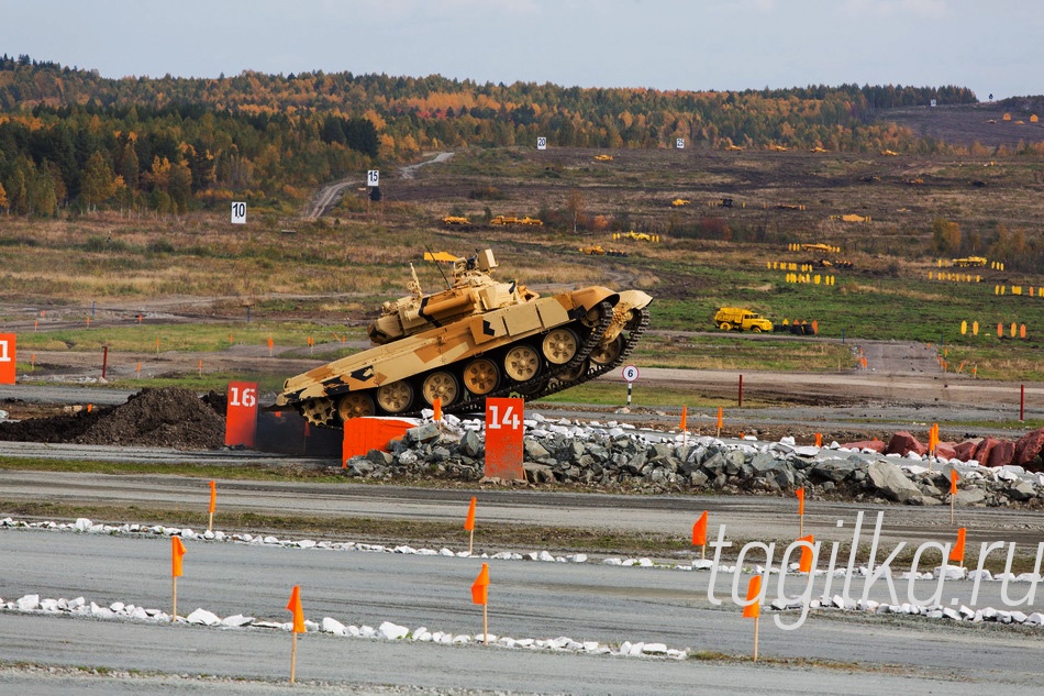 RUSSIA  ARMS  NA  ZEMLE