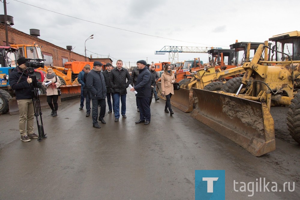 Муниципальное предприятие продемонстрировало готовность дорожной техники к зимнему периоду