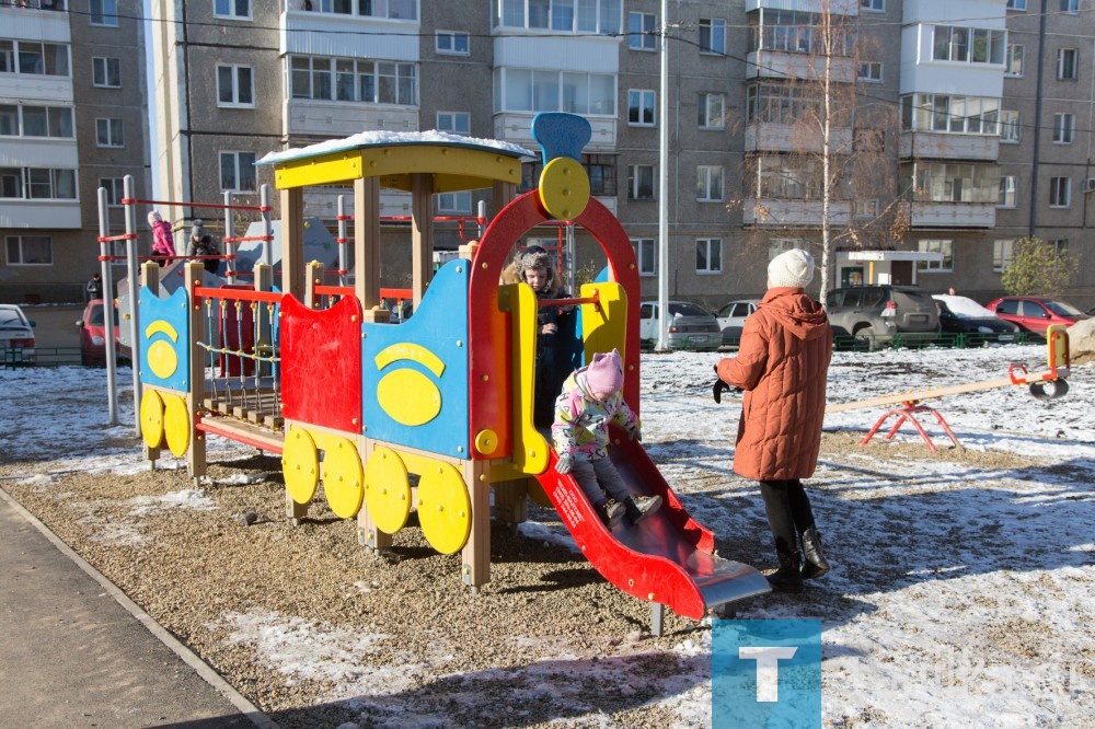 Сегодня торжественно открылся обновленный двор домов на улице Нижней Черепанова №13, 15, 9,11,17,19, 21