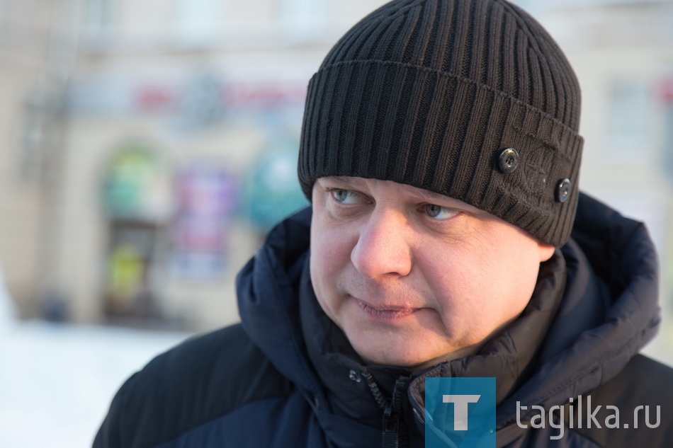 Подготовка Театральной площади к Новому 2017 году.