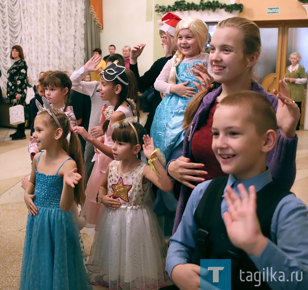 Новогодний праздник в Театре кукол