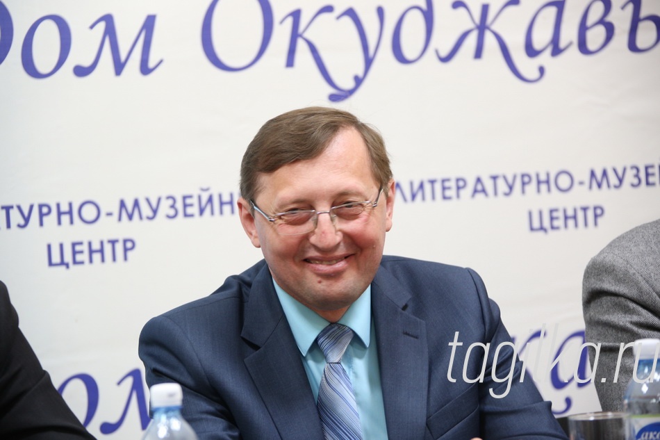 «Возьмемся за руки, друзья…». Пресс-конференция

Павел Креков