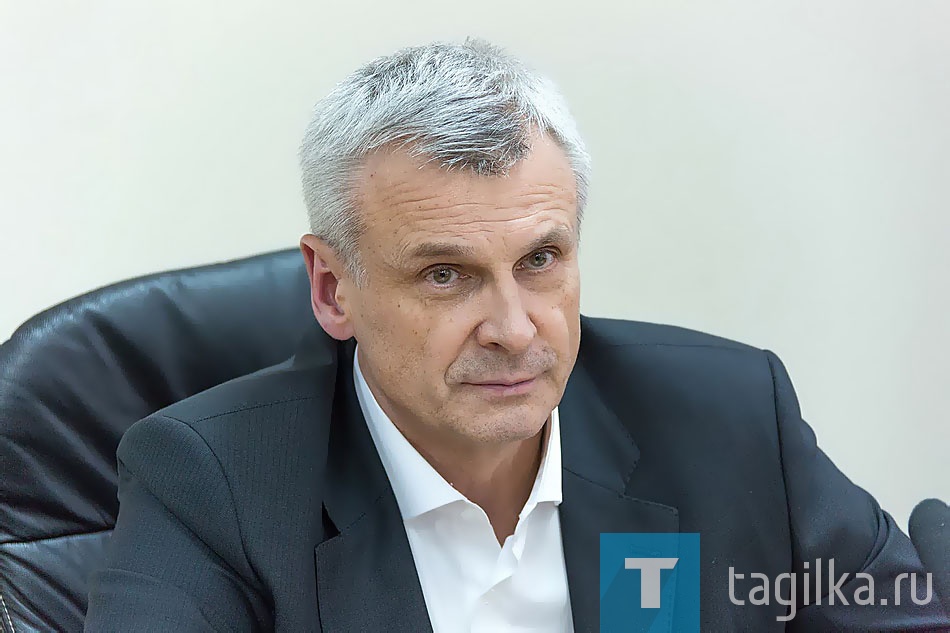 В долгосрочной перспективе – развитие многих ресурсных направлений Нижнего Тагила, таких как производственно-аграрный кластер со своей производственной и логистической базой, медицинская отрасль с высокотехнологичной помощью не только для жителей уральского региона, но и пациентов ближнего зарубежья. Очень перспективным, по мнению участников защиты, является туристическое направление, активно развивающееся сейчас в городе. Сергей Носов особо подчеркнул, что команда Нижнего Тагила не ошиблась, делая ставку именно на этот кластер. «Можно предложить гостям нашего города обширную спортивную инфраструктуру для активного отдыха, медицинский туризм на базе центра восстановительных технологий, а также богатый музейный потенциал, которым обладает Нижний Тагил», - сказал Глава города.