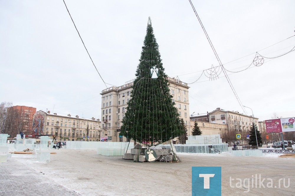 Строительство ледового городка. 12.12.2018.