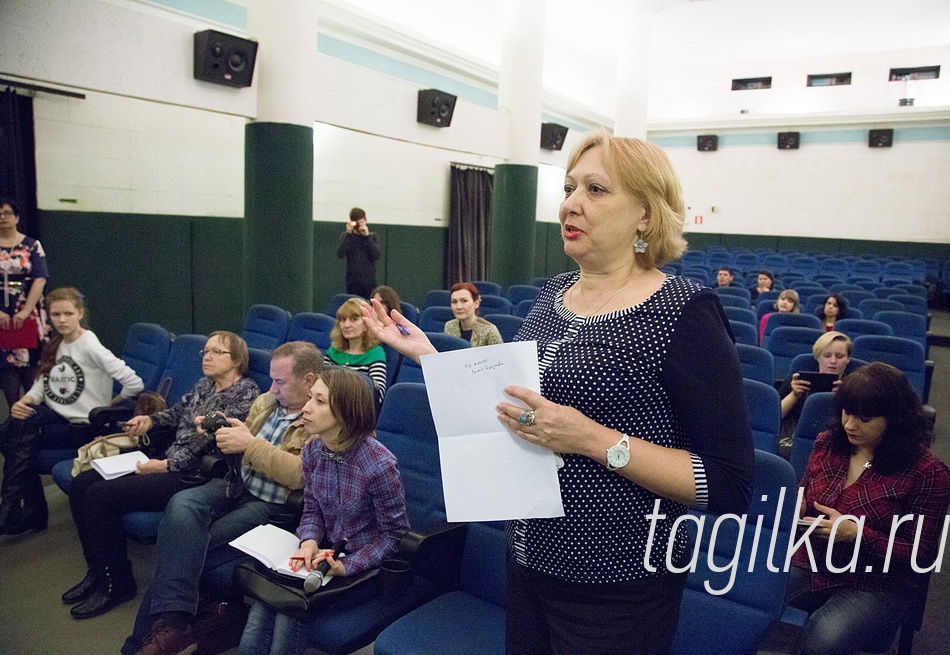 Неделя французского кино. Кинотеатр Красногвардеец.

Наталья Дузенко задает вопросы  гостям из Франции.