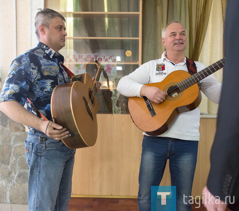 Таким образом, обмен студентов ведется с 2002 года. В четные года наши студенты отправляются в Чехию на стажировку, в нечетные – чехи приезжают к нам. В сотрудничестве с Нижним Тагилом в Чехии очень заинтересованы. Об этом говорит тот факт, что ежегодно местный бюджет выделяет на эти цели около семи-восьми тысяч евро. 
