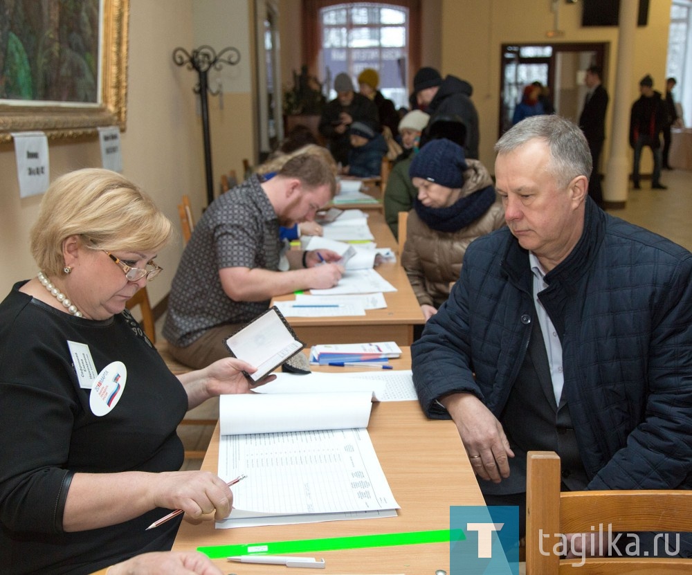 В Нижнем Тагиле открылись избирательные участки. Старт прошел очень активно