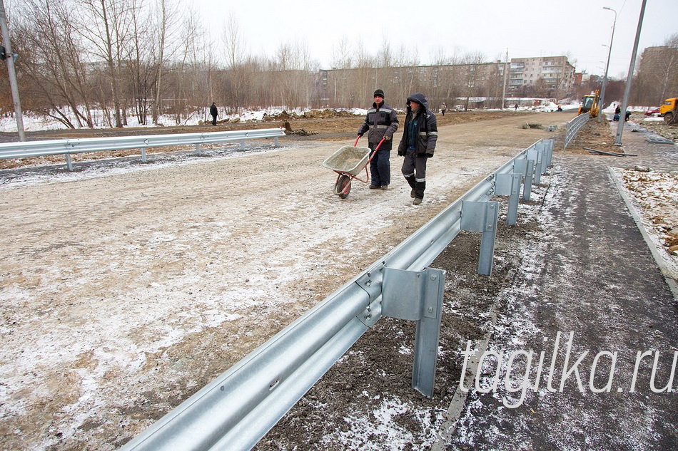 Мост через реку Тагил накануне пуска в эксплуатацию. 16 ноября 2015 года.