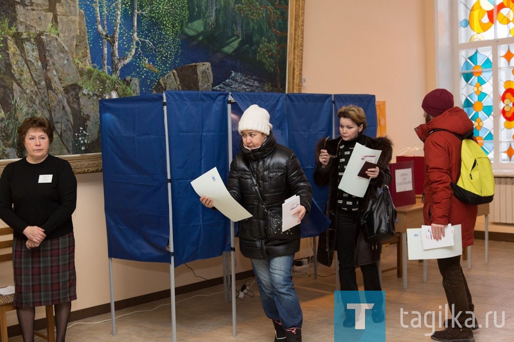 В Нижнем Тагиле открылись избирательные участки. Старт прошел очень активно