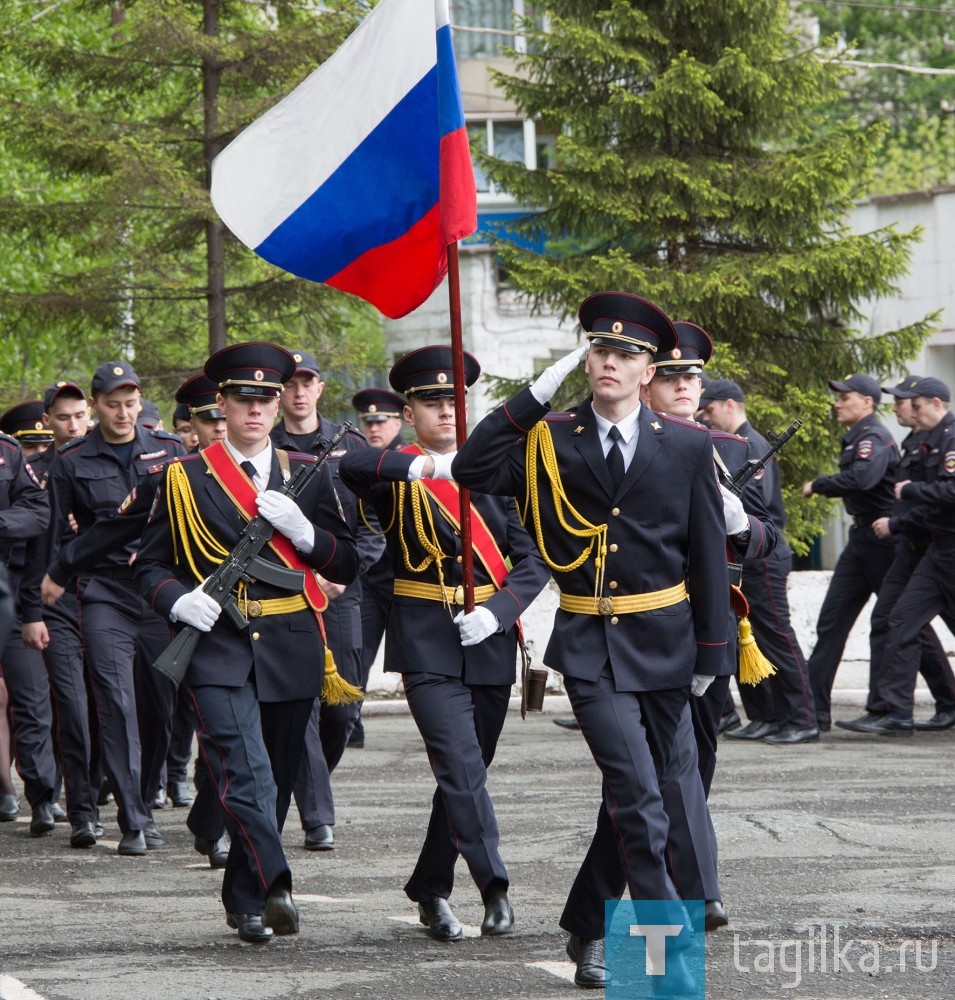 Молодые полицейские приняли присягу