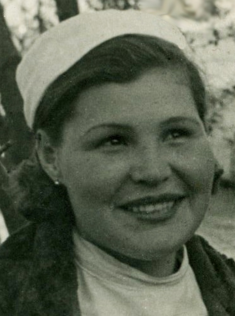 Елена Никонова