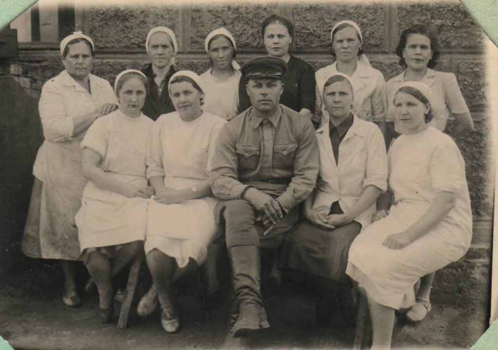 Работники пищеблока госпиталя. фото 1943 г..jpg