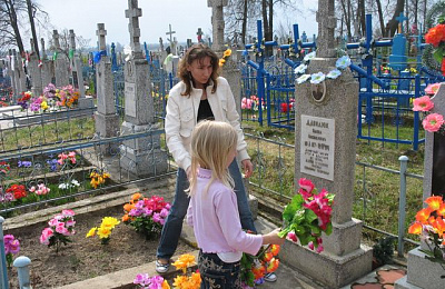 Отправляясь в Радуницу на кладбище, остерегайтесь клещей