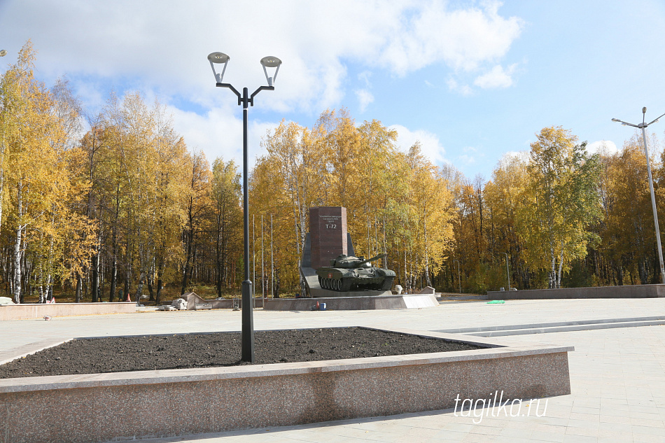 Завершается благоустройство Площади Танкостроителей и лесопарковой зоны на Вагонке