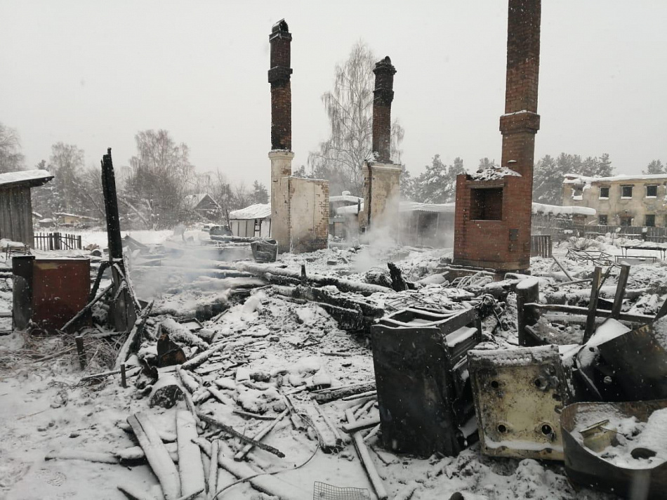 В выходные в Нижнем Тагиле горели баня, дома и автомобили