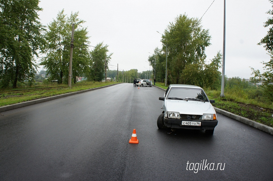 В Нижнем Тагиле ВАЗ врезался в такси