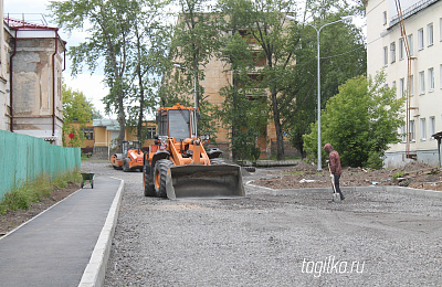 Заместитель министра энергетики и ЖКХ Свердловской области проверил ход работ по благоустройству Нижнего Тагила