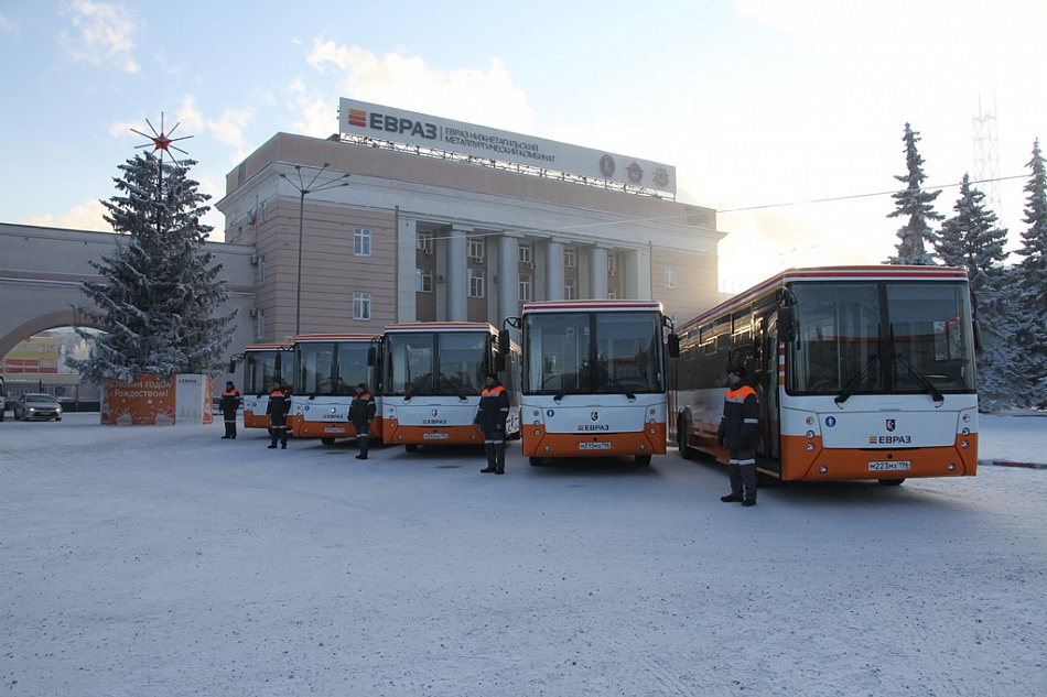 На ЕВРАЗ НТМК вышли на линию пять новых автобусов 