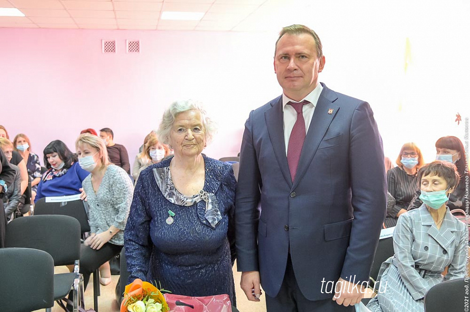 В Нижнем Тагиле наградили работников дошкольного образования